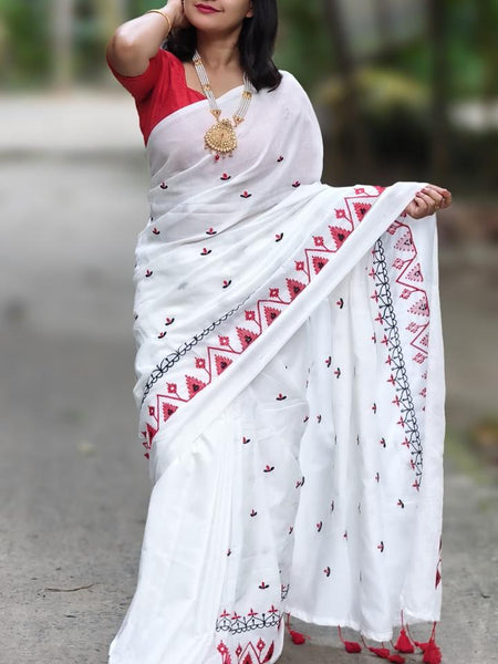 SAREEN Elegant White Floral Embroidered Mal Cotton Saree with Tassel Pallu